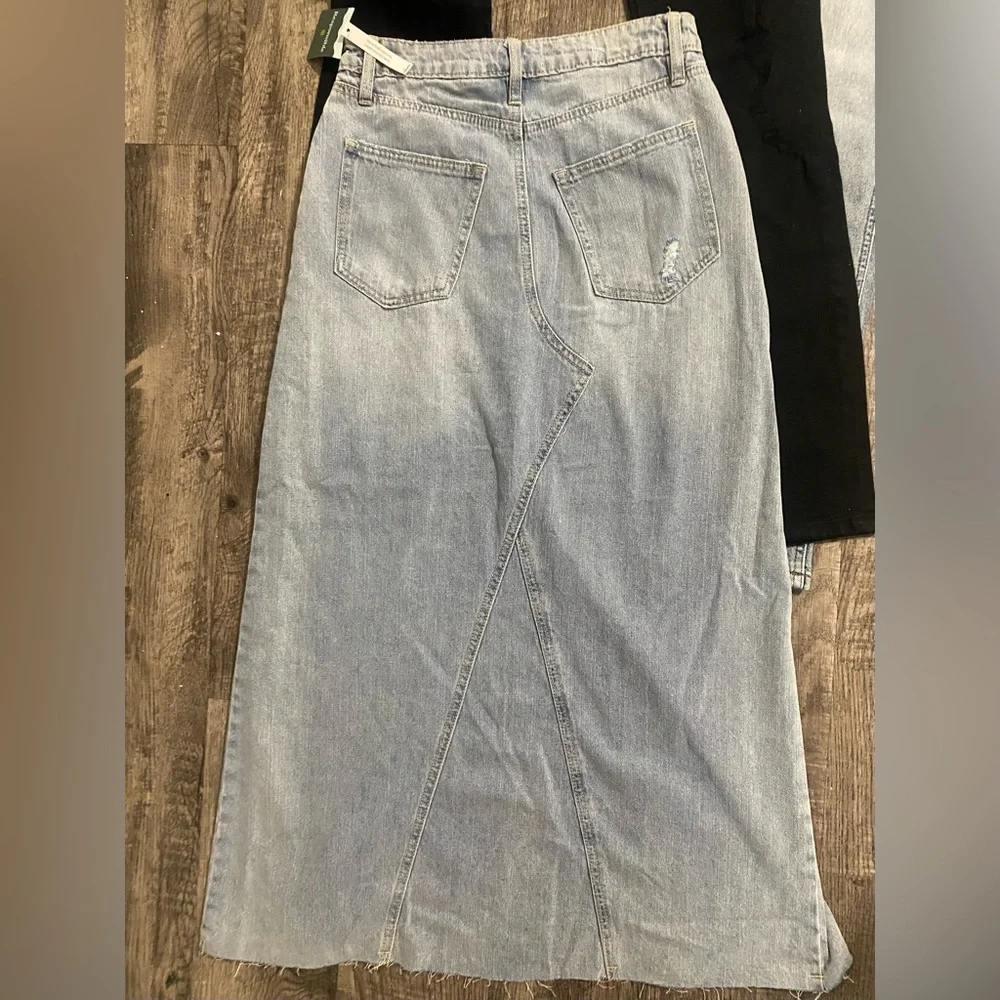 NWT, RSQ bundle of 3- 2pair of jeans women’s size 29/32 & a denim skirt - Picture 4 of 5